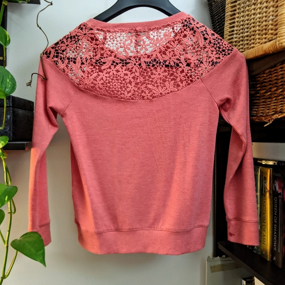 🎁 Girls peach sweater, lace back - Picture 2 of 2